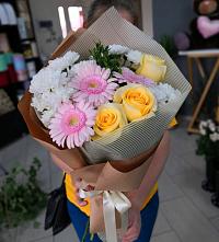 Букет цветов из:  Герберы, Розы и Хризантемы в Катыр-Юрте