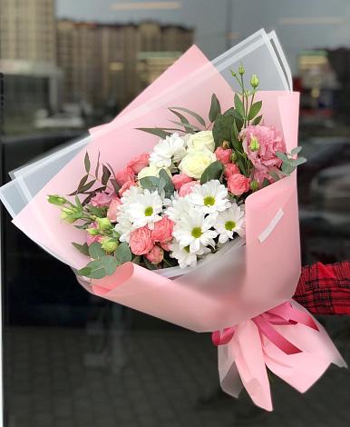 Букет цветов из: Розы, Лизиантусы и Хризантемы в Катыр-Юрте